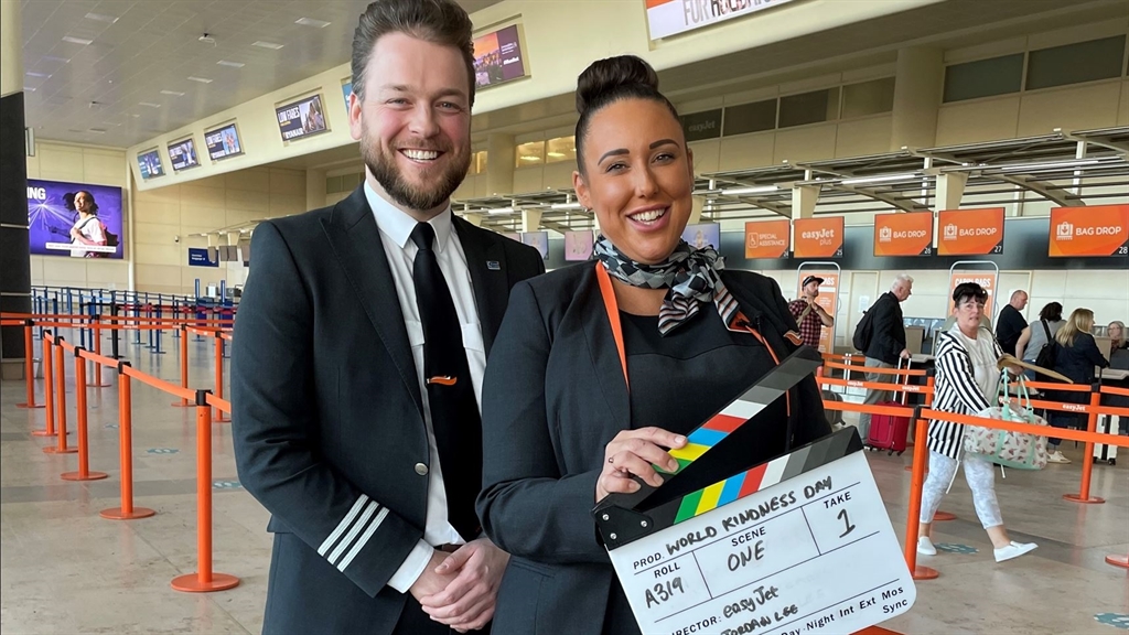 easyJet and easyJet holidays celebrate World Kindness Day by surp