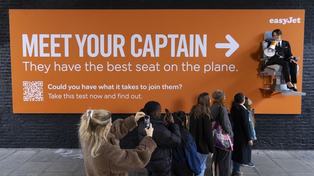 EASYJET HELPS THE NATION FIND THEIR WINGS